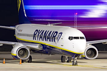 EI-EGB - Ryanair Boeing 737-800