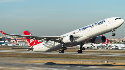 TC-JNS - Turkish Airlines Airbus A330-300