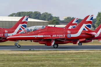 XX319 - Royal Air Force "Red Arrows" British Aerospace Hawk T.1/ 1A