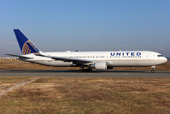 N643UA - United Airlines Boeing 767-300ER