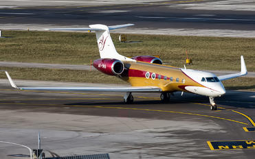 A6-YMA - Private Gulfstream Aerospace G-V, G-V-SP, G500, G550