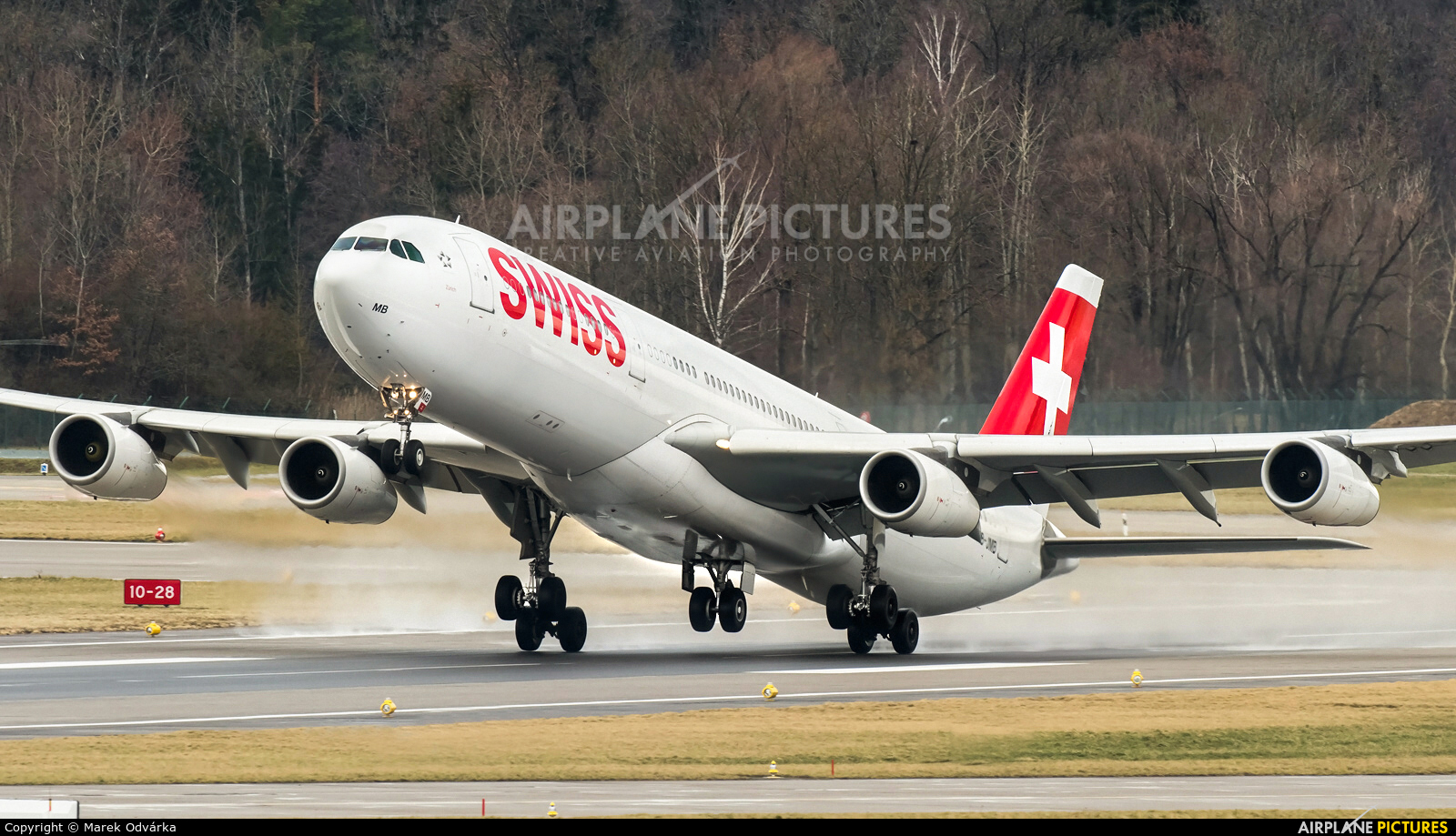 HB-JMB - Swiss Airbus A340-300 at Zurich | Photo ID 1161380 