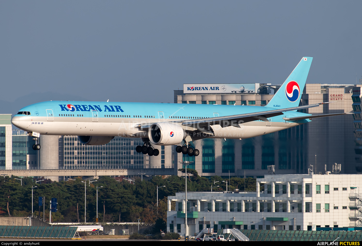 Korean Air HL8041 aircraft at Seoul - Incheon