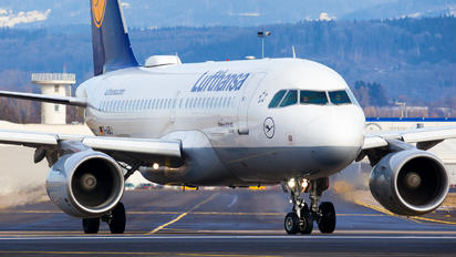 D-AIBJ - Lufthansa Airbus A319