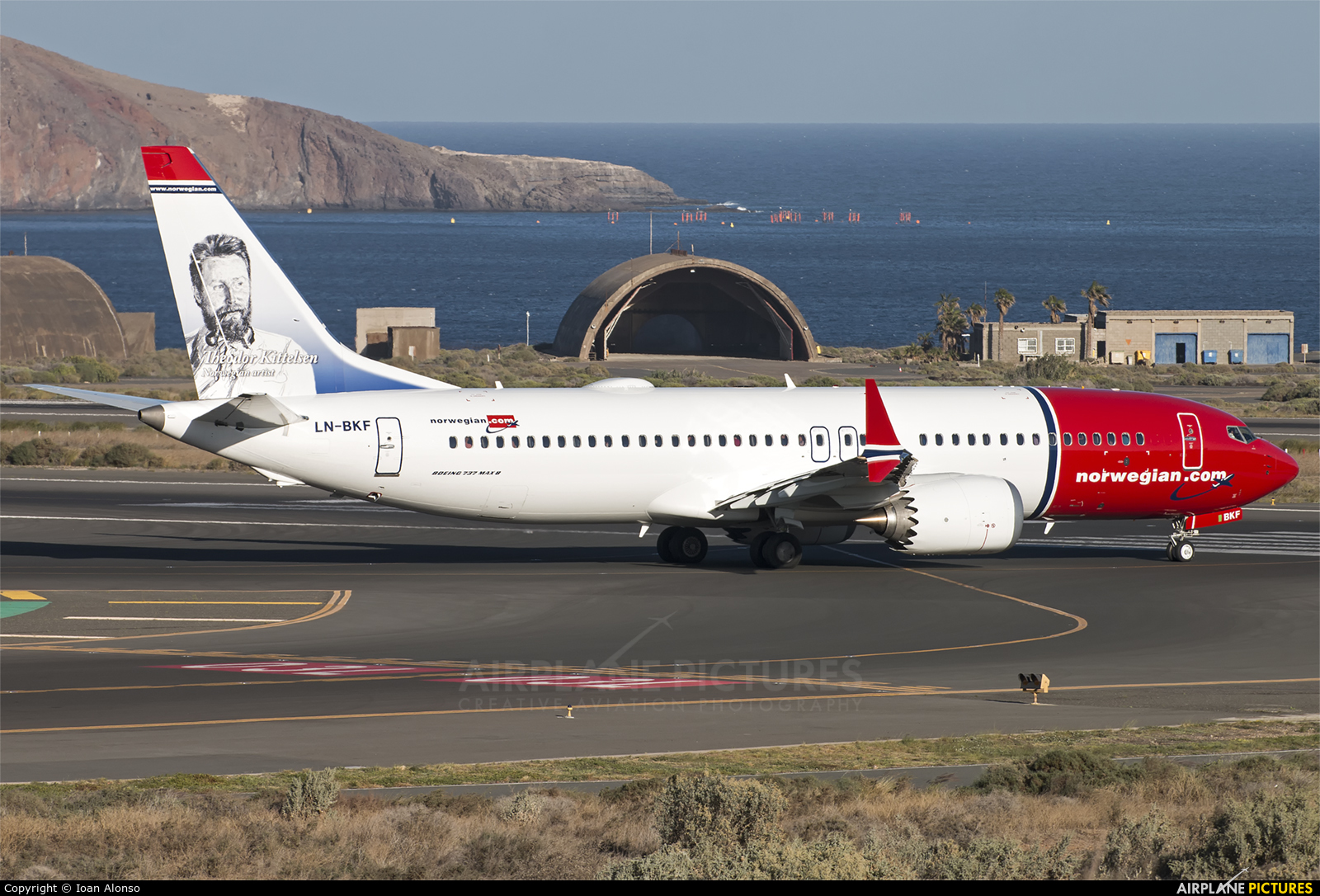 Norwegian Air Shuttle LN-BKF aircraft at Aeropuerto de Gran Canaria