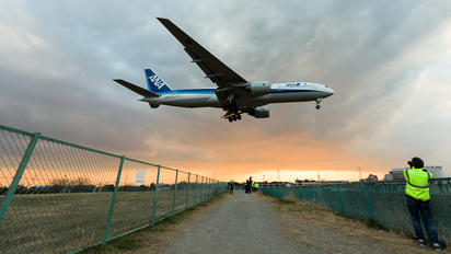 JA742A - ANA - All Nippon Airways Boeing 777-200
