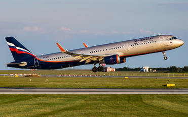 VP-BTH - Aeroflot Airbus A321