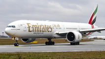 Emirates Airlines A6-EBK image