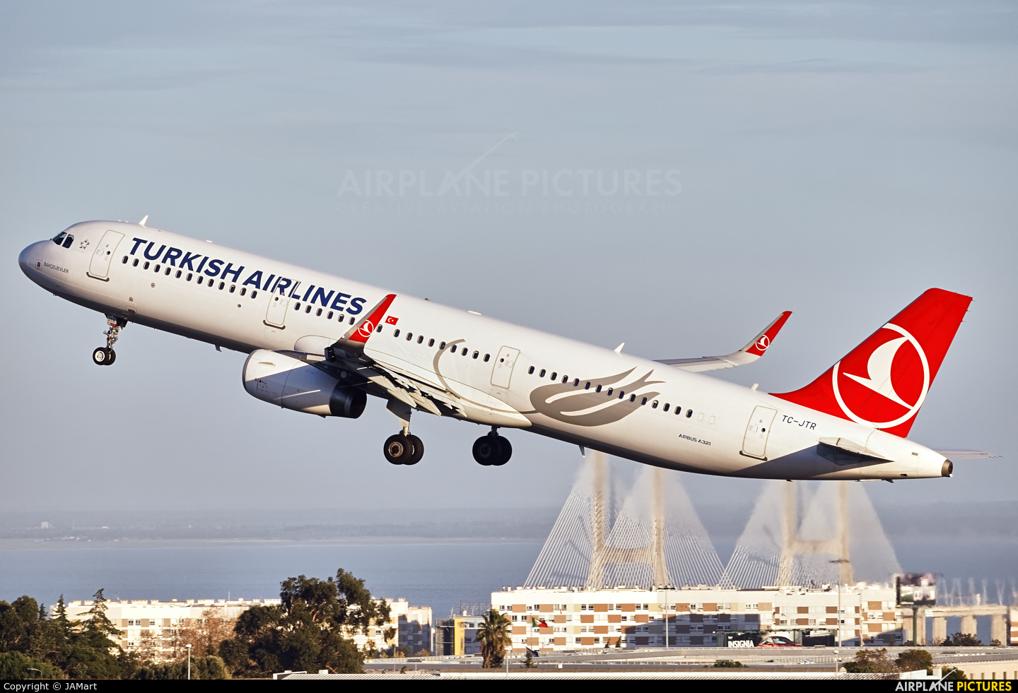 Turkish Airlines TC-JTR aircraft at Lisbon