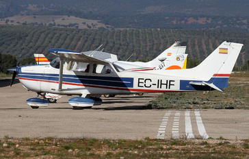 EC-IHF - Private Cessna 172 Skyhawk (all models except RG)