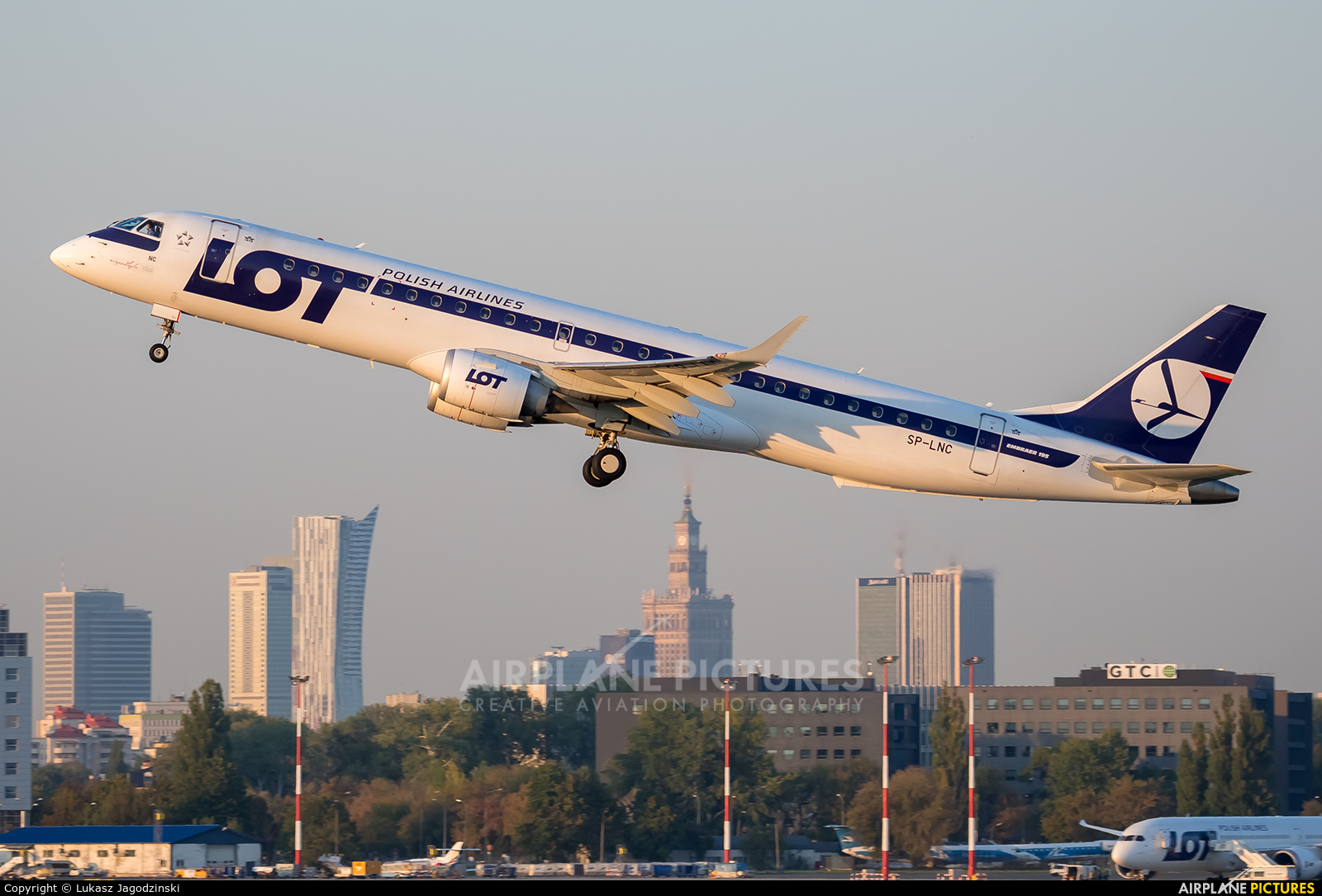LOT - Polish Airlines SP-LNC aircraft at Warsaw - Frederic Chopin