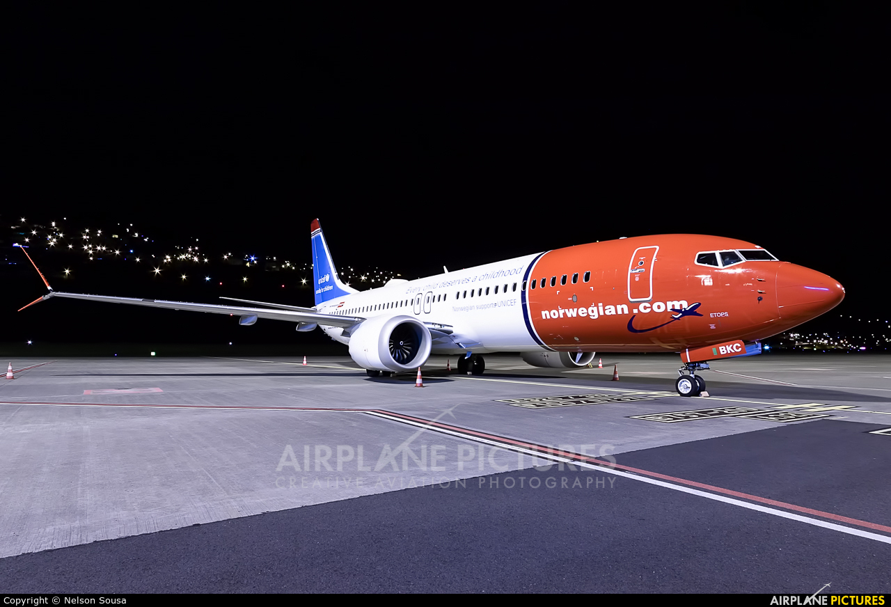 Norwegian Air Shuttle LN-BKC aircraft at Madeira