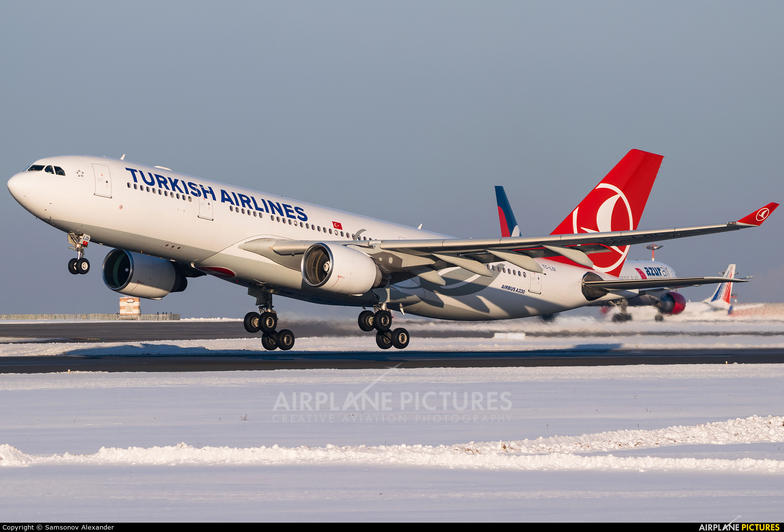 Turkish Airlines TC-LOI aircraft at Moscow - Vnukovo