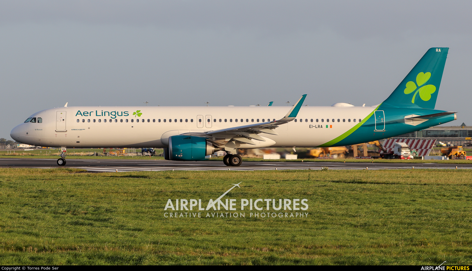 Aer Lingus EI-LRA aircraft at Dublin