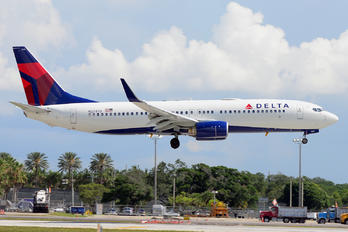 N3747D - Delta Air Lines Boeing 737-800