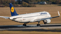 D-AIUX - Lufthansa Airbus A320 aircraft