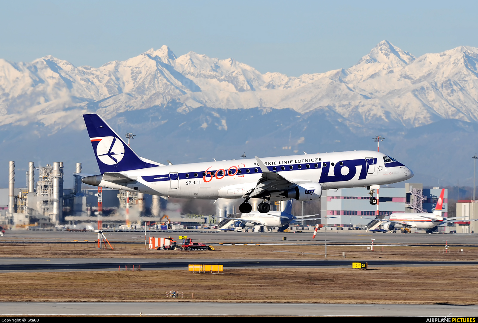 LOT - Polish Airlines SP-LII aircraft at Milan - Malpensa