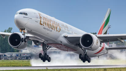 A6-EGI - Emirates Airlines Boeing 777-300ER