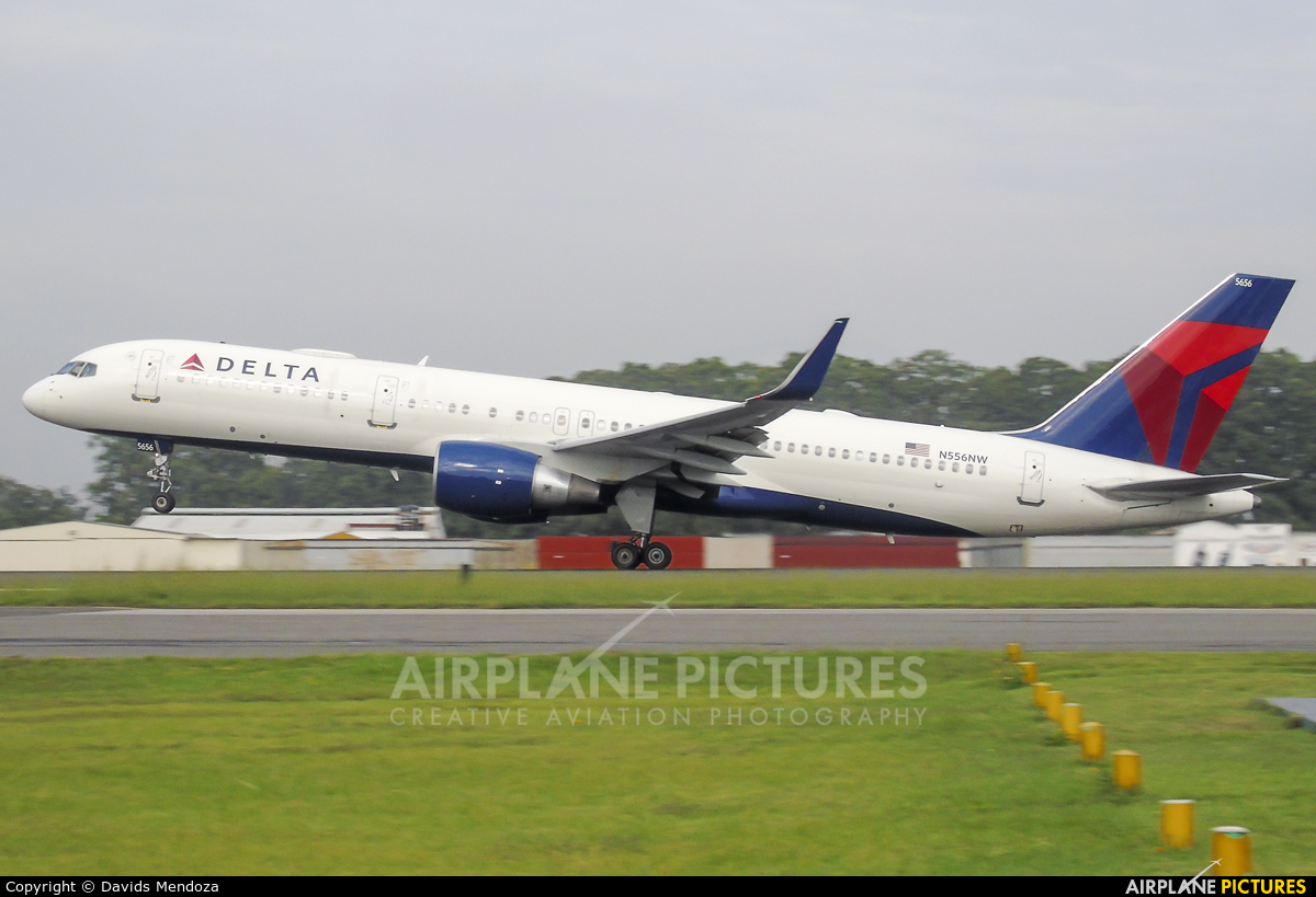 Delta Air Lines N556NW aircraft at Guatemala - La Aurora
