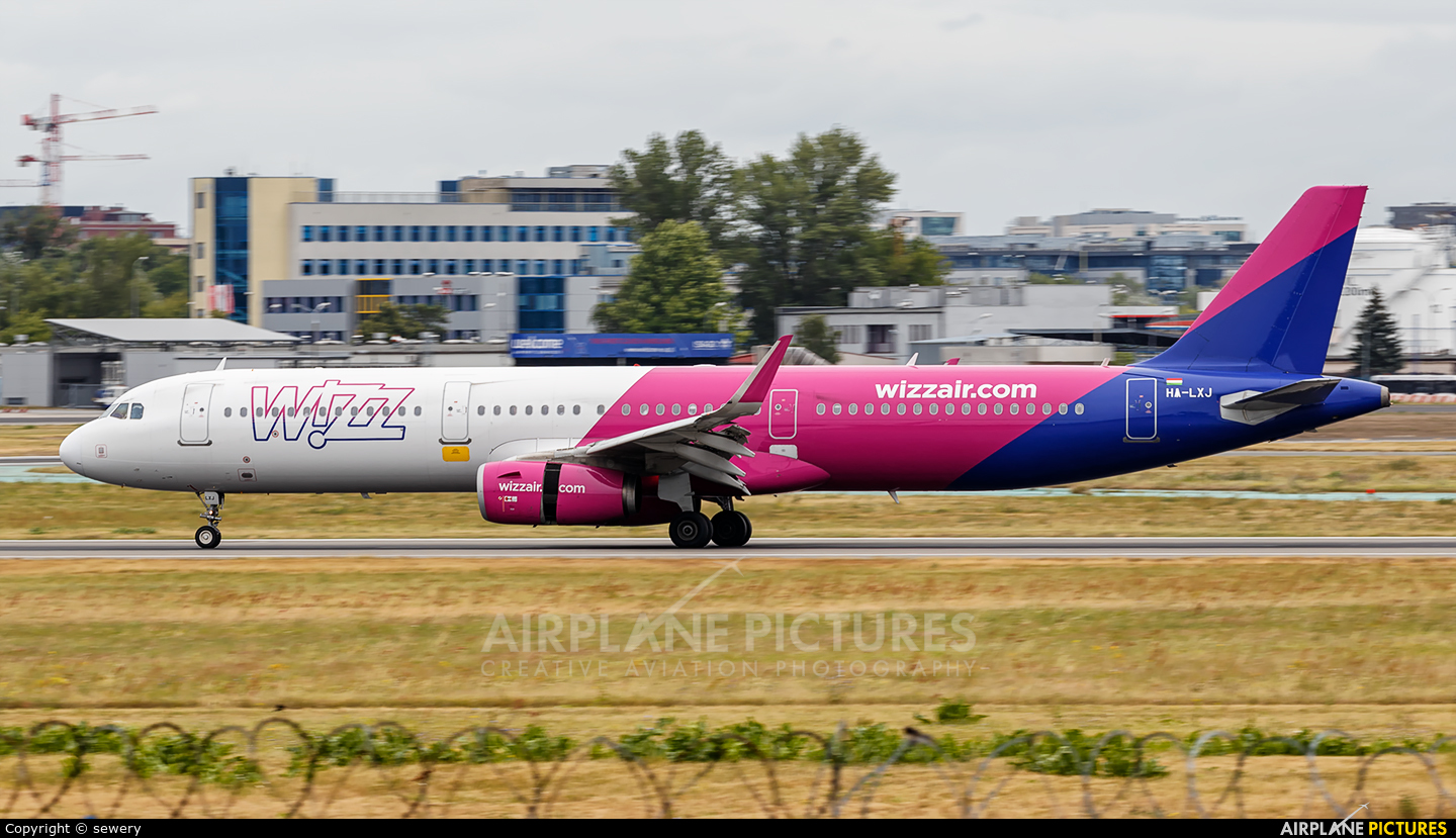 Wizz Air HA-LXJ aircraft at Warsaw - Frederic Chopin