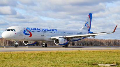 VP-BSW - Ural Airlines Airbus A321