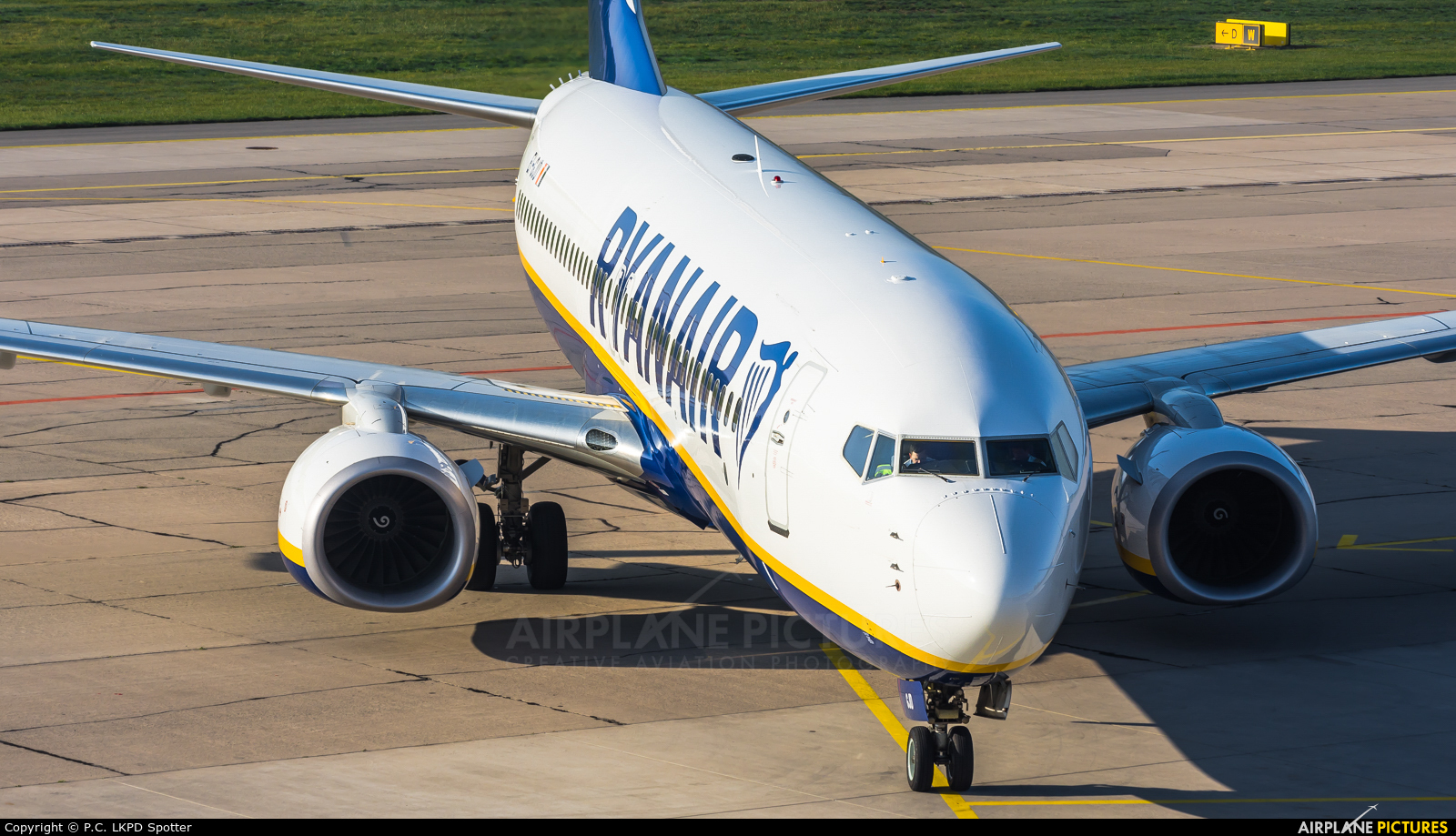Ryanair EI-GJD aircraft at Pardubice