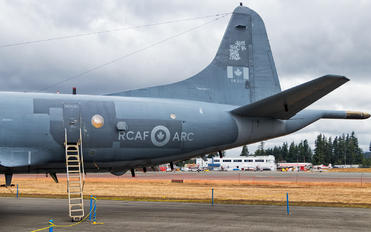 140117 - Canada - Air Force Lockheed CP-140 Aurora