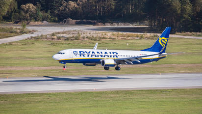 SP-RSU - Ryanair Sun Boeing 737-8AS