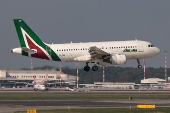 EI-IMG - Alitalia Airbus A319