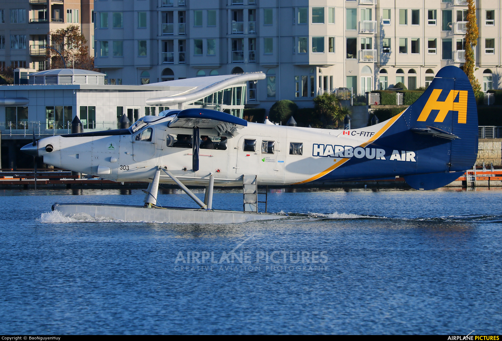 Harbour Air C-FITF aircraft at Victoria Harbour, BC
