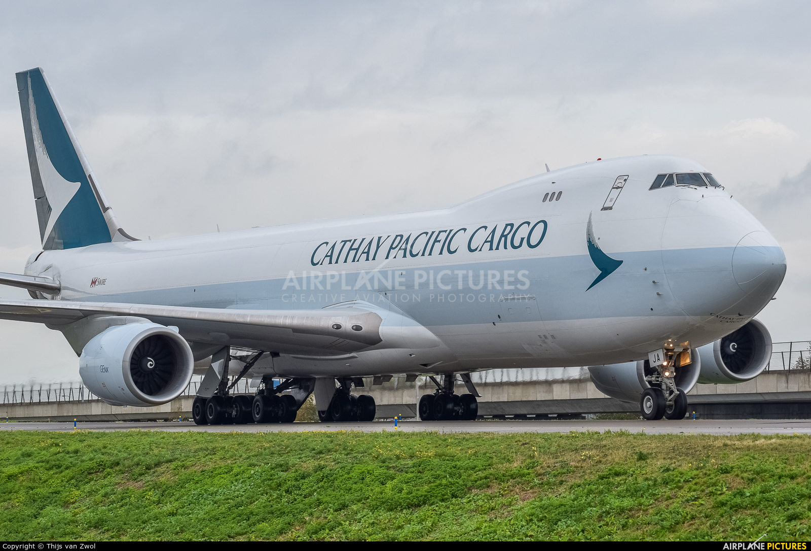 B-LJA - Cathay Pacific Cargo Boeing 747-8F at Amsterdam - Schiphol | Photo  ID 1247378 | Airplane-Pictures.net