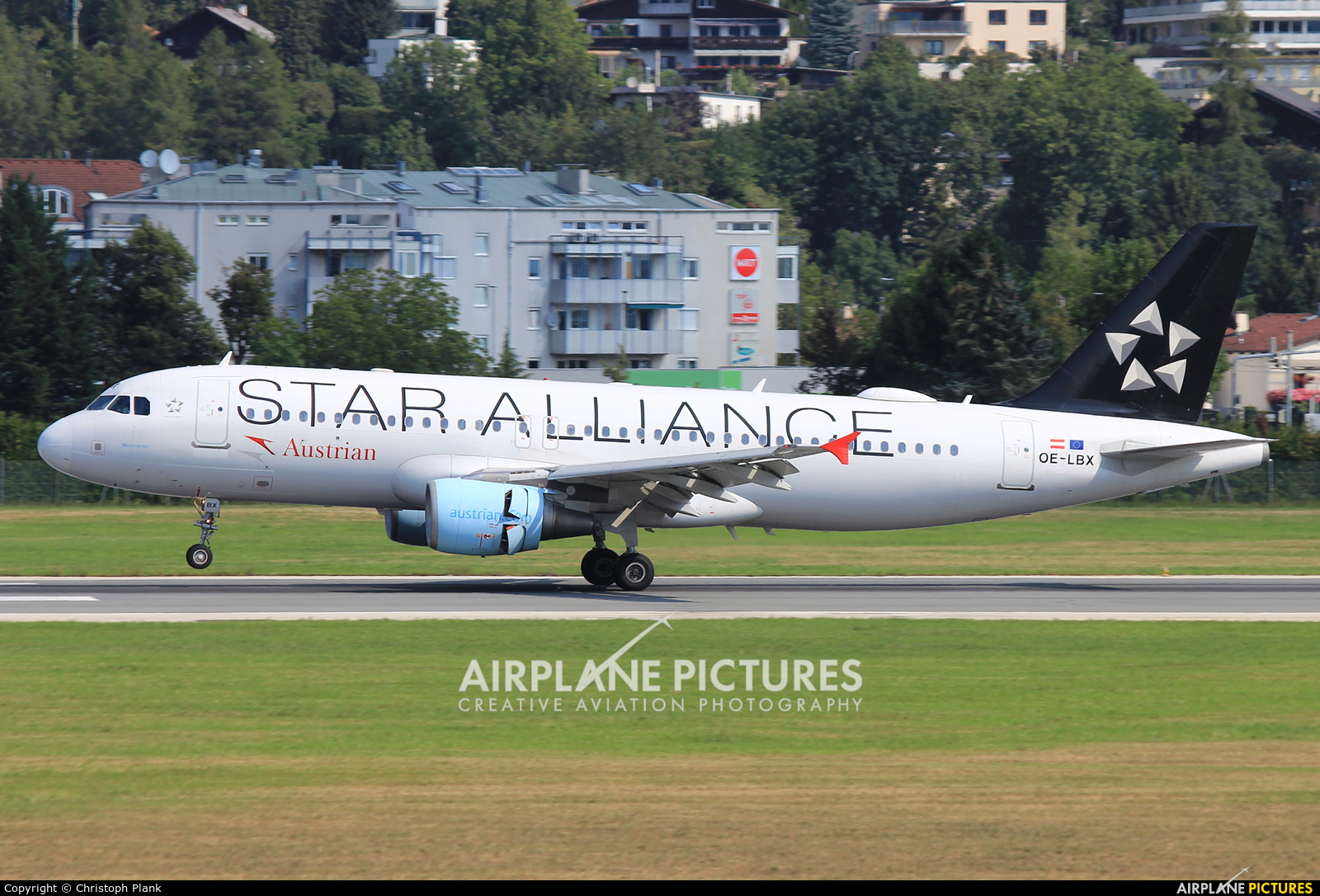 Austrian Airlines/Arrows/Tyrolean OE-LBX aircraft at Innsbruck