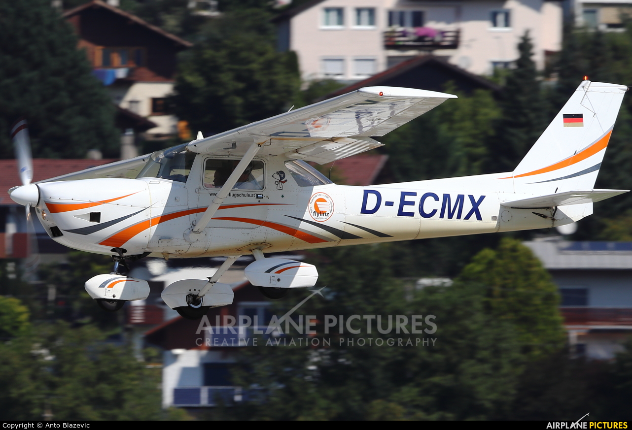 Private D-ECMX aircraft at Innsbruck