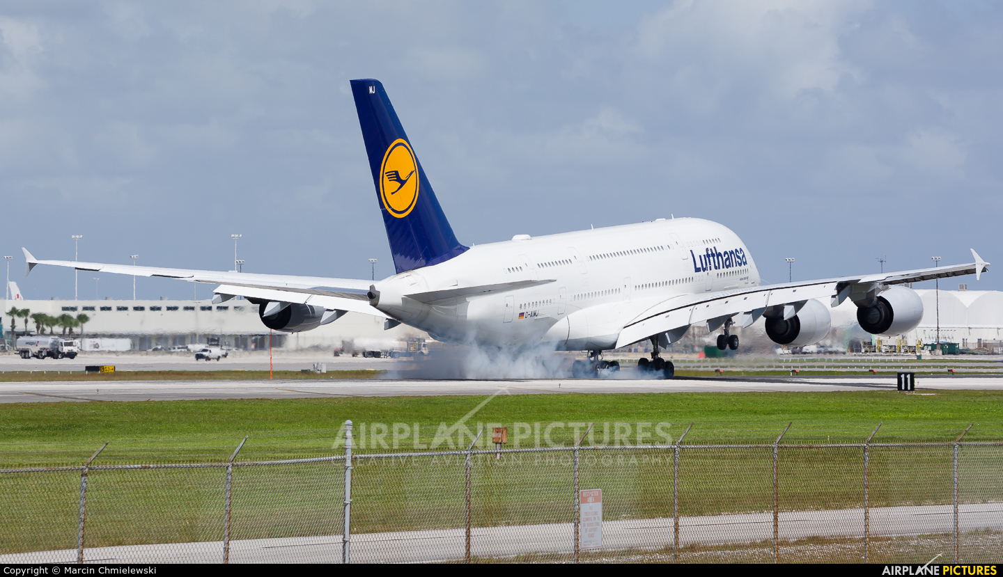 Lufthansa D-AIMJ aircraft at Miami Intl