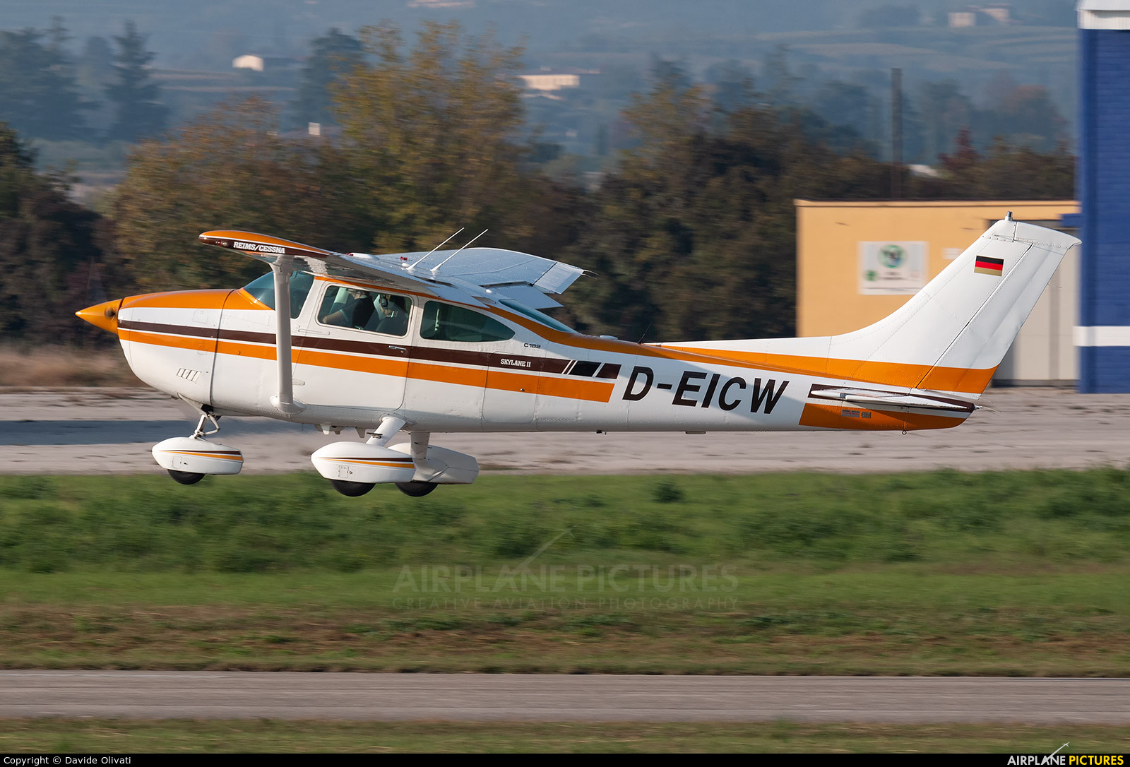 Private D-EICW aircraft at Verona - Boscomantico
