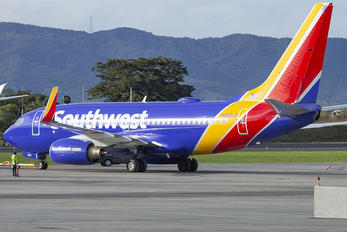 N425LV - Southwest Airlines Boeing 737-700