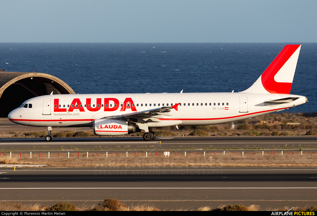 LaudaMotion OE-LOW aircraft at Aeropuerto de Gran Canaria