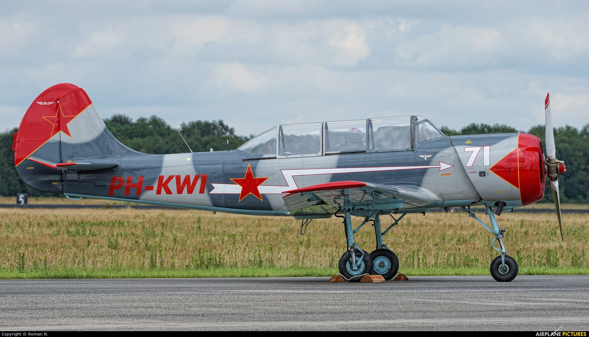 Private PH-KWI aircraft at Uden - Volkel
