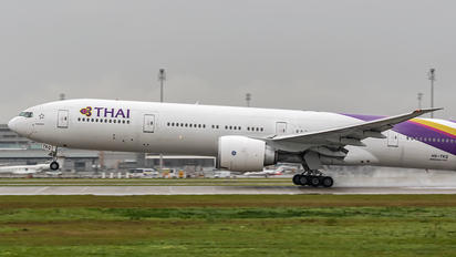 HS-TKQ - Thai Airways Boeing 777-300ER
