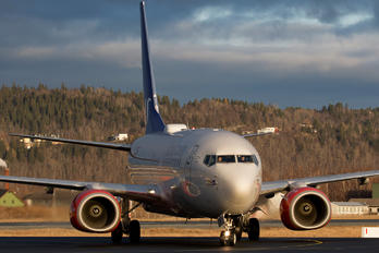 LN-RNW - SAS - Scandinavian Airlines Boeing 737-700