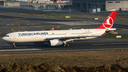 TC-JNI - Turkish Airlines Airbus A330-300