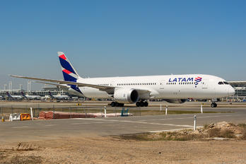 CC-BGA - LATAM Chile Boeing 787-9 Dreamliner