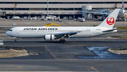 JA8976 - JAL - Japan Airlines Boeing 767-300