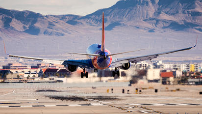 N7827A - Southwest Airlines Boeing 737-700