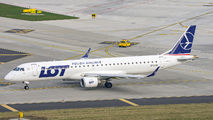 LOT - Polish Airlines SP-LNM image