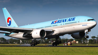 HL7574 - Korean Air Boeing 777-200ER