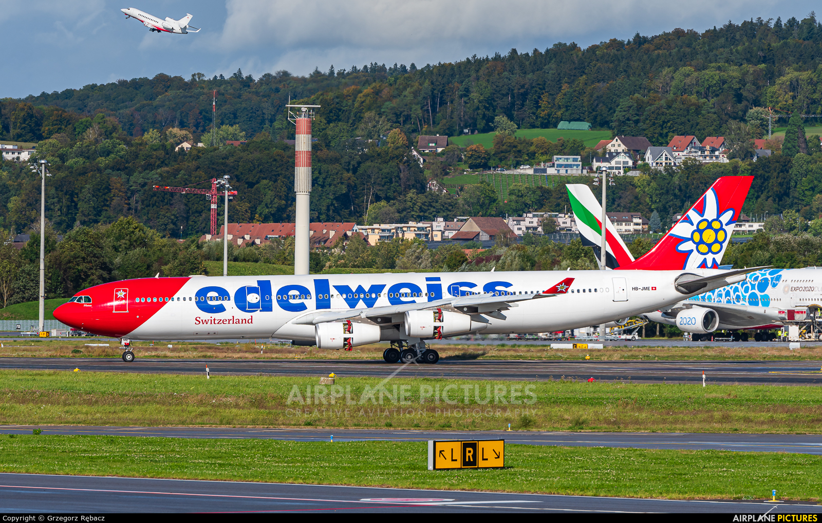 Edelweiss HB-JME aircraft at Zurich