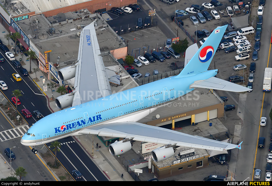 Korean Air HL7622 aircraft at Los Angeles Intl