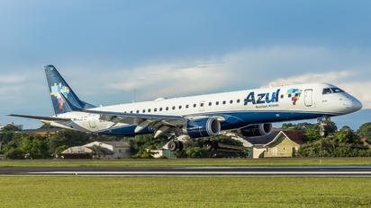 PR-AXD - Azul Linhas Aéreas Embraer ERJ-195 (190-200)
