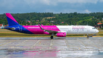 Wizz Air HA-LXM image